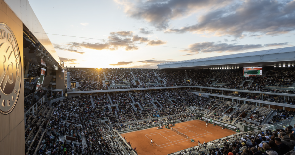 Emirates serves another year of “fly better” experiences at Roland-Garros 2025