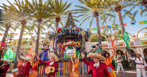Disneyland Resort Reveals Holiday Season Festivities, Including Disney Festival of Holidays